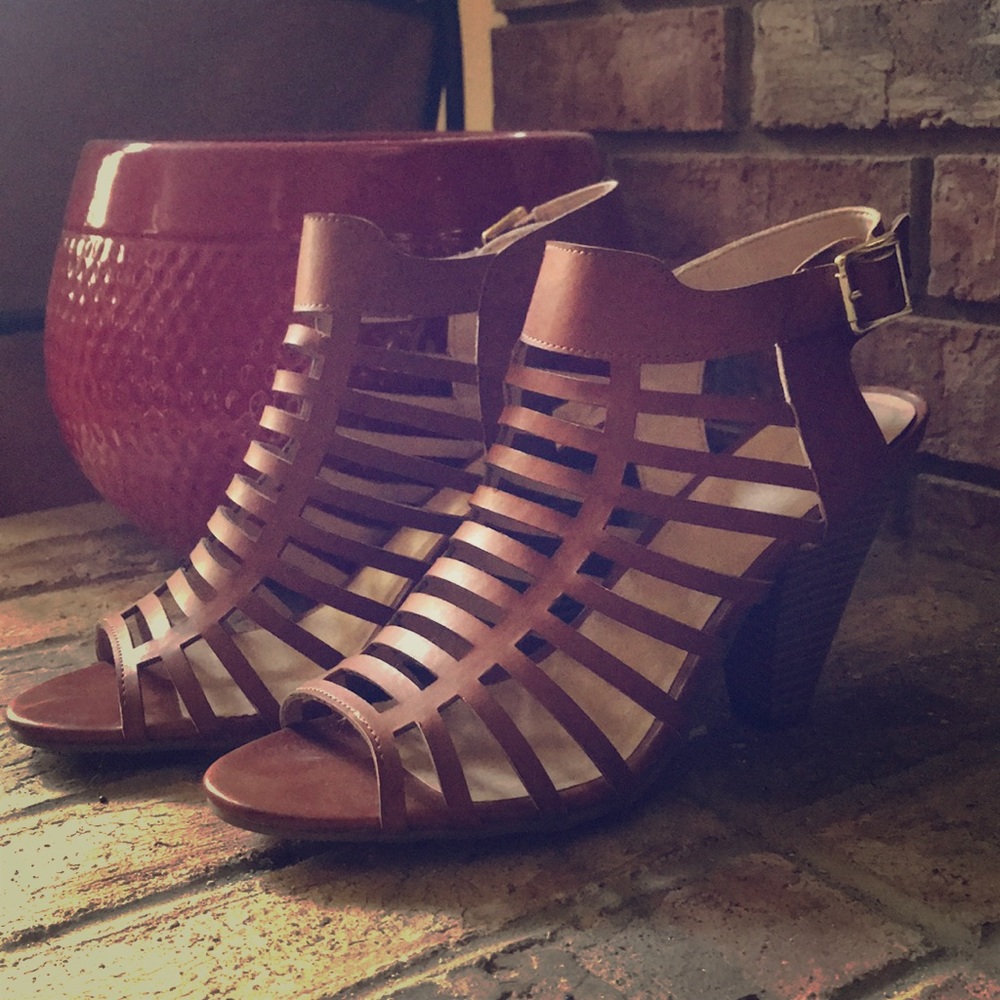 Candies 9.5 brown Cage heel. 🍃 worn once